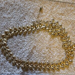 Elegant Gold Leaf Necklace amd bracelet